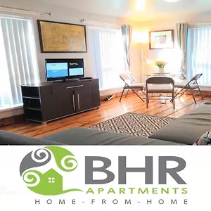 Perfect Location - Parking - 3 Beds - 2 Bedrooms Apartment