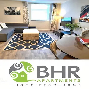 Excellent Location - Centre - Parking - 4 Beds -2 Bedrooms Apartment